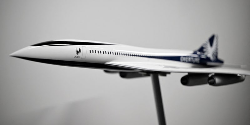 Model letadla Overture