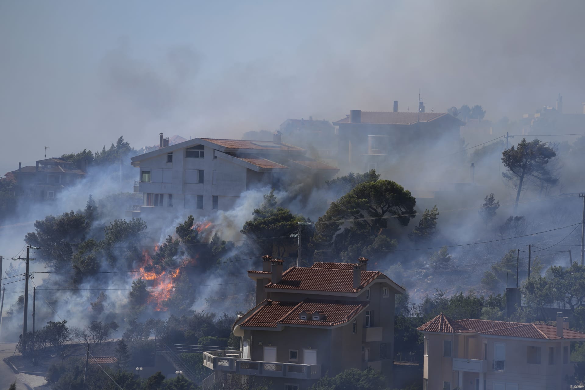 V Řecku bojují s rozsáhlými požáry.