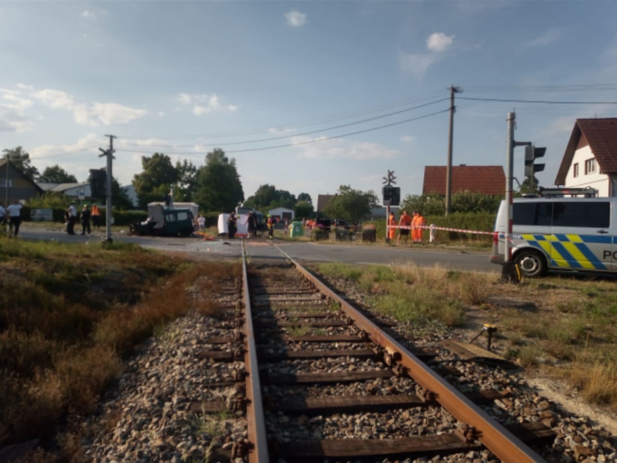V Boru na Tachovsku se střetl vlak s autem