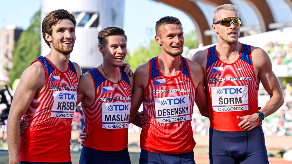 Čtvrtkařská štafeta Matěj Krsek, Pavel Maslák, Michal Desenský a Patrik Šorm posunula český rekord na 3:01,63.