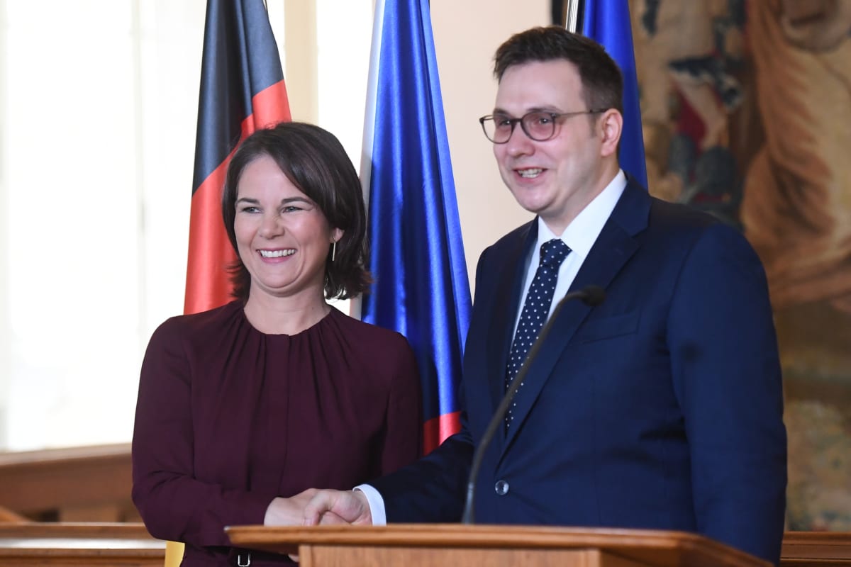 Ministr zahraničí Jan Lipavský (Piráti) a jeho německý protějšek Annalena Baerbocková