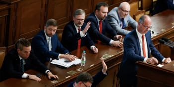 Využije vláda rady od Kalouska s Topolánkem k „uzdravení rozpočtu“? Politici se neshodnou