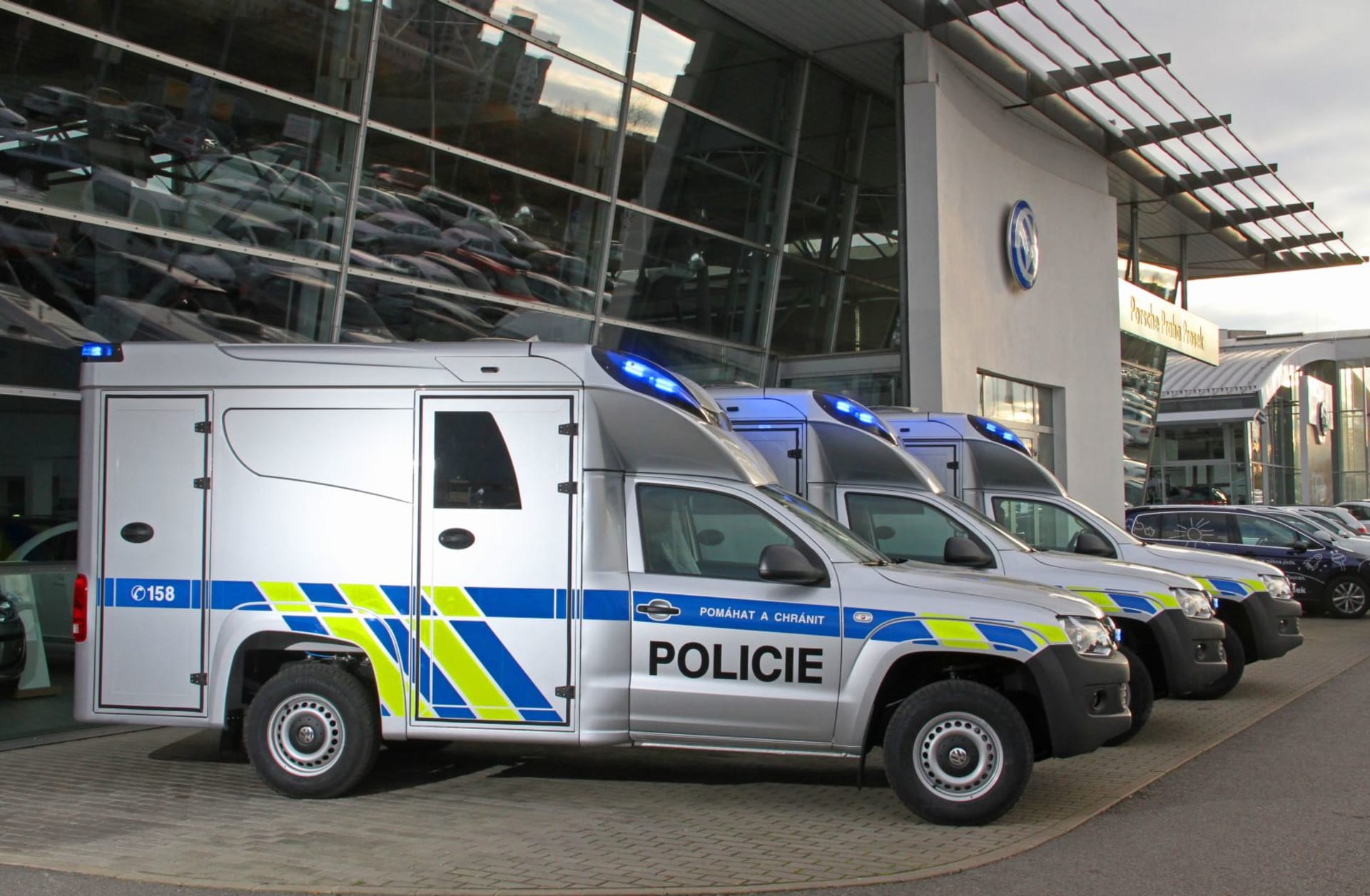 Terénní Pick-upy s nástavbou Volkswagen Amarok jsou určeny pro potřeby kriminalistů.