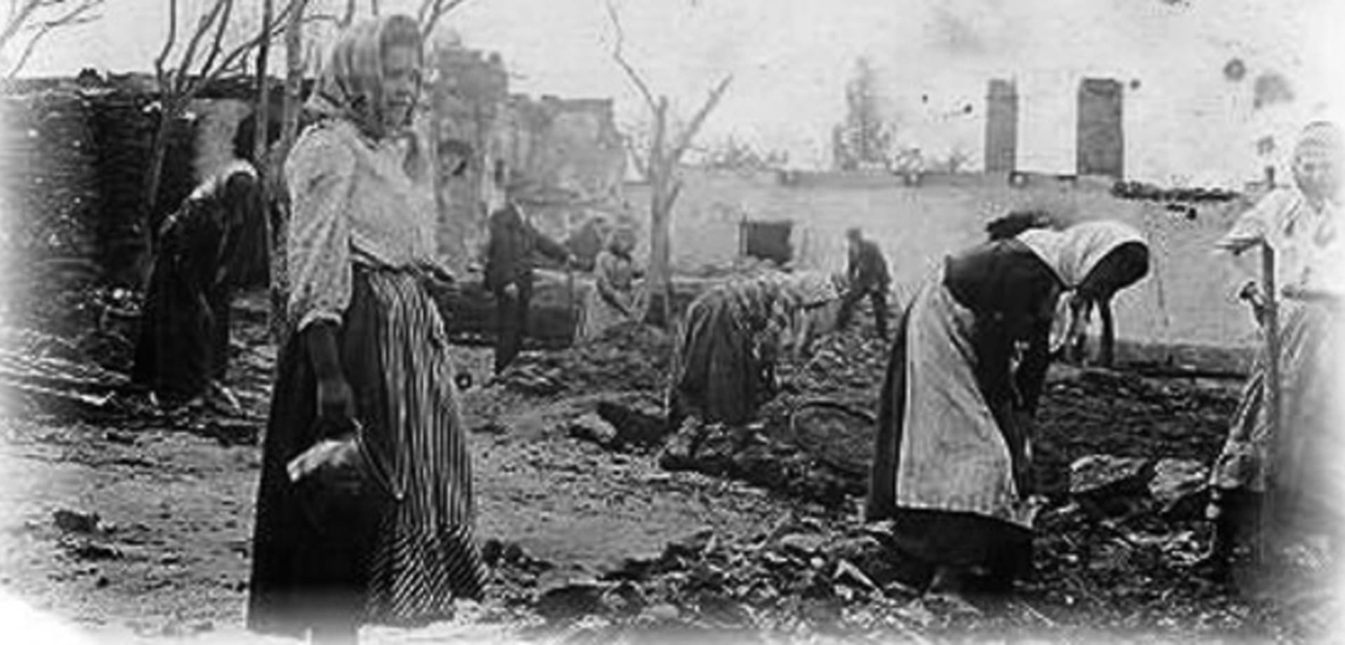 Vepříkov na Vysočině po tragickém požáru, který 31. července 1911 zničil celou obec ležící na Vysočině.