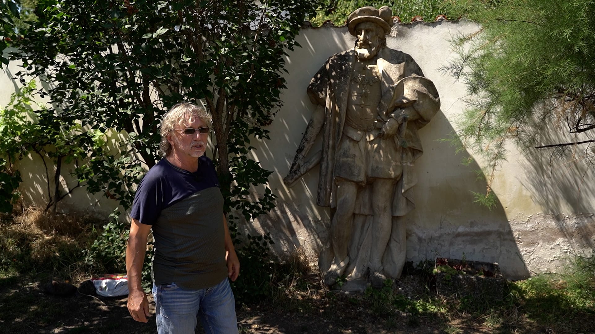 Dalibor Janda je na svou zahradu velmi hrdý. 
