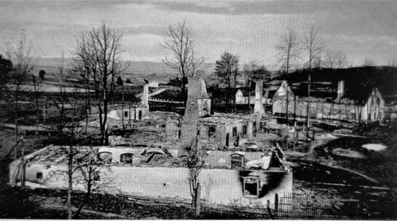 Vyhořelá vesnice Horní Paseky u Vyškova. Je zajímavé, že vzplála ve stejný den jako město Vyškov, 21. května 1917. 