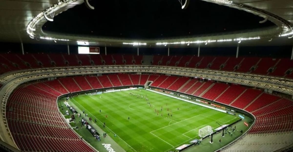 Estadio Akron se nachází v mexickém městě Gaudalajara. Vejde se do něj 48 071 diváků. 