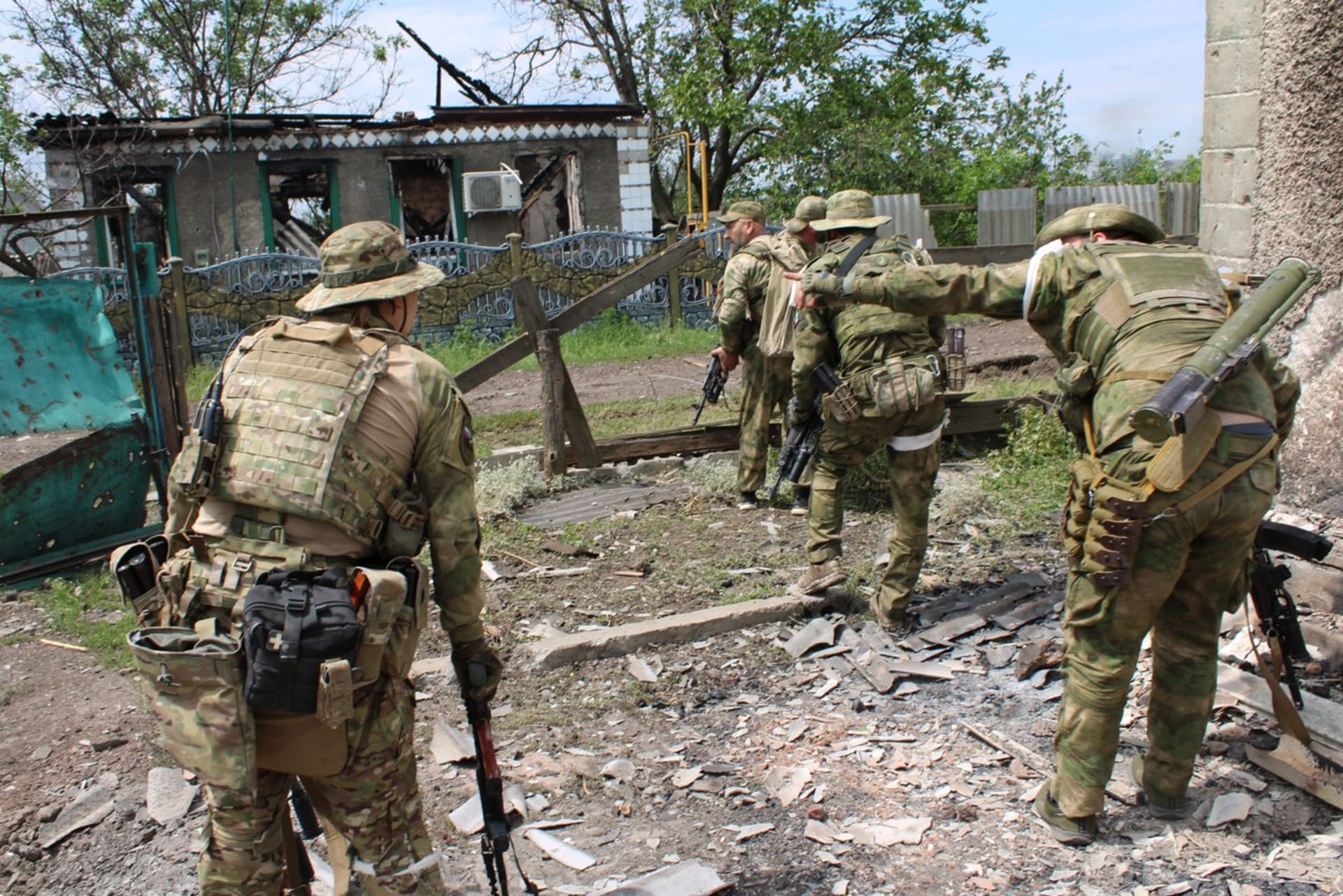 Čečenští bojovníci u Lysyčansku, 28. května 2022 