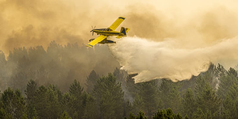 Air Tractor AT-802 se zapojil do hašení požárů po celém světě.