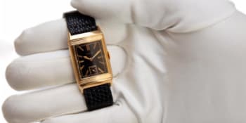 Hitlerovy hodinky se vydražily za miliony. Židovské sdružení zuří, aukční síň prodej hájí