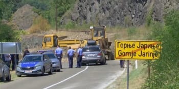 Střelba i blokáda hranice. Kosovo pod tlakem odkládá platnost nových omezení pro Srby
