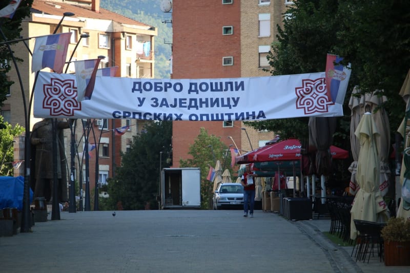 Na severu Kosova vypukly nepokoje místních etnických Srbů.