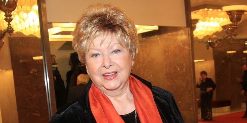 Nestárnoucí herečka Alena Vránová letos na konci července oslavila 90. narozeniny.