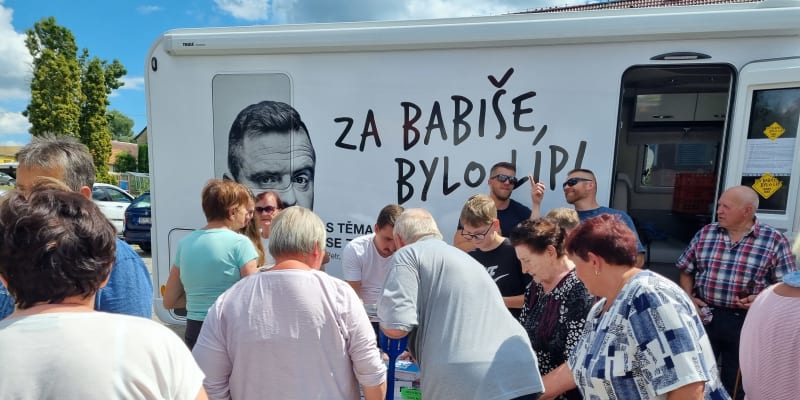 Andrej Babiš na výjezdu s karavanem v Horní Pěně v jižních Čechách.