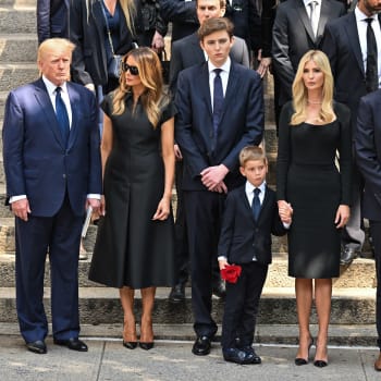 Trumpovi na pohřbu Ivany (20.7.2022)