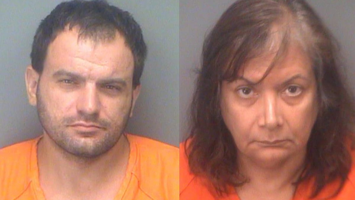 Floridská policie zadržela šestatřicetiletou ženu, která údajně provozovala sexuální praktiky se svým psem, zatímco její bývalý přítel, který byl rovněž zadržen, ji u toho natáčel.
