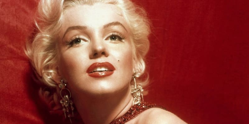 Marilyn Monroe zemřela před 60 lety, dosud však nad okolnostmi její smrti visí otazníky.