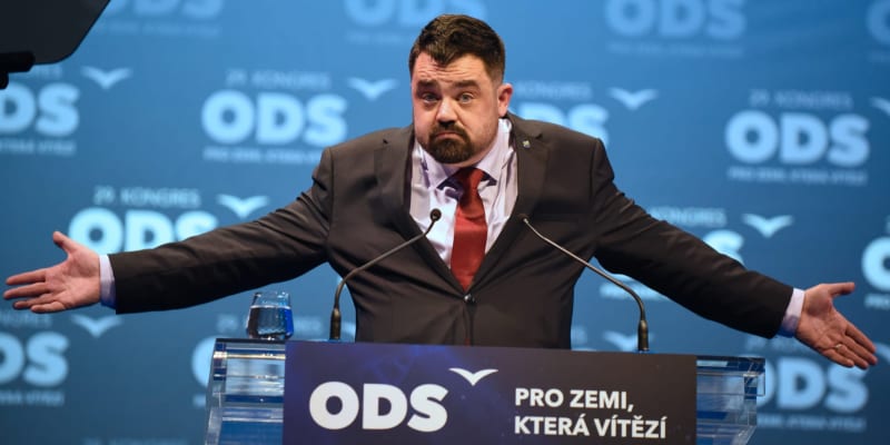 Řeporyjský starosta Pavel Novotný přijal výzvu k boxerskému zápasu.
