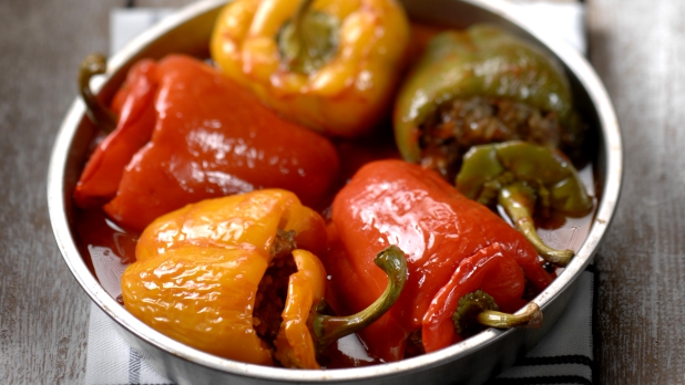 Plněné papriky v rajčatové omáčce