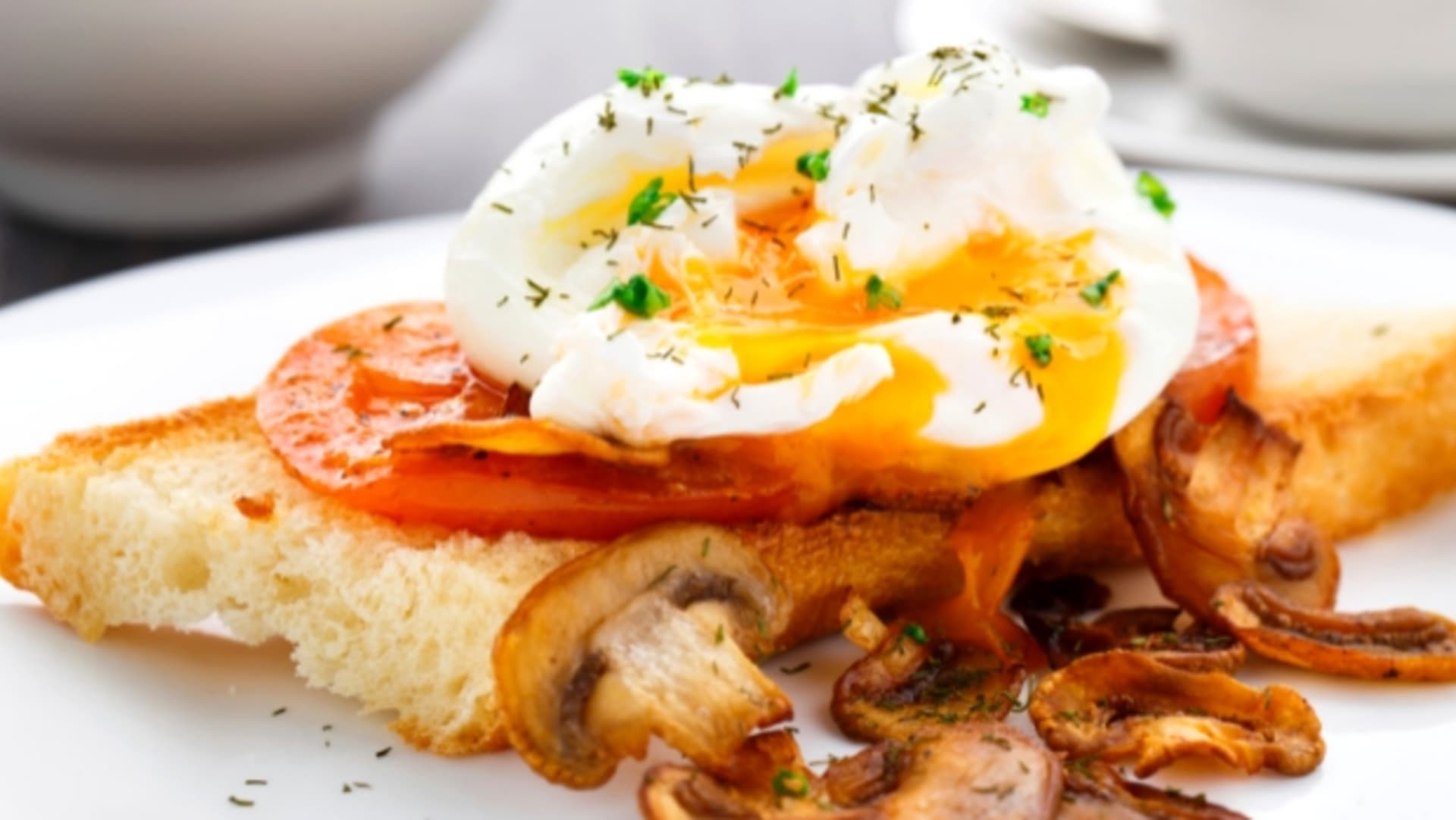 15 nápadů, jak vylepšit jídlo ztraceným vejcem