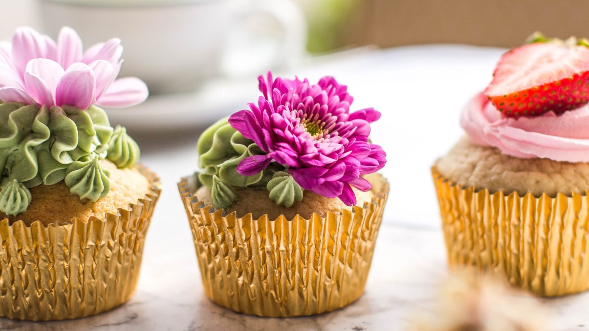 Květiny v kuchyni – které používat a kterým se raději vyhnout?