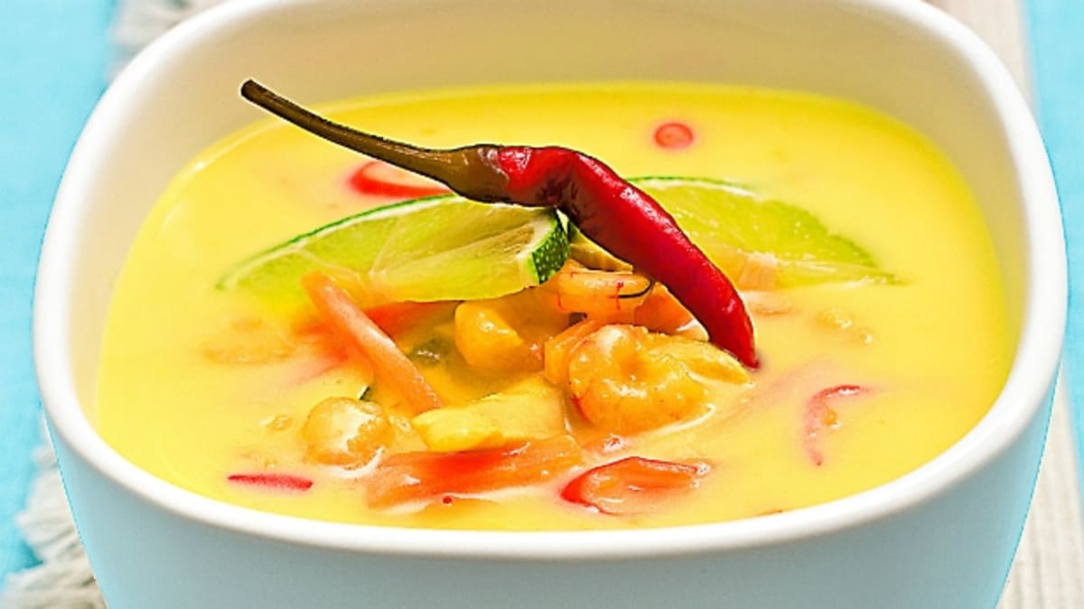 Thajská kuřecí polévka Tom Kha Gai