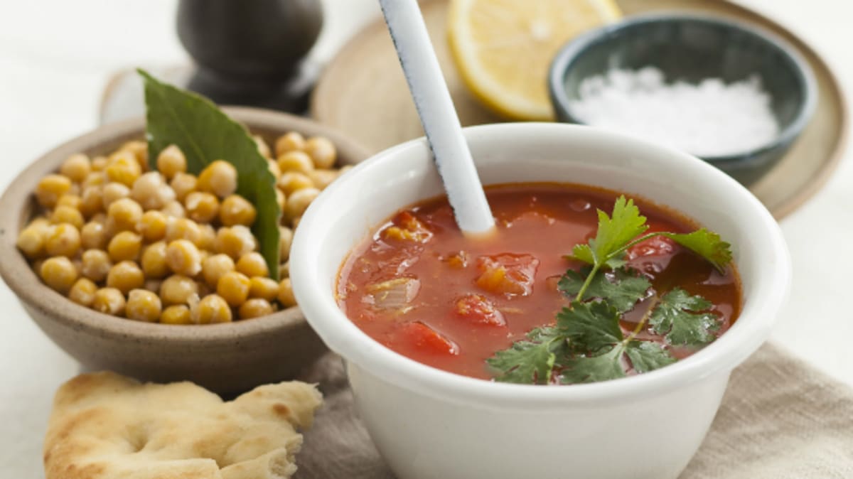 Marocká polévka s křupavou cizrnou