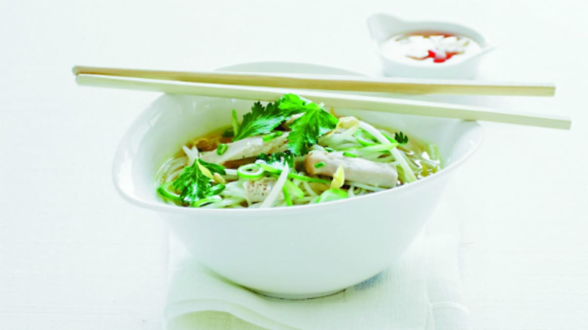 Vietnamská kurecí polévka „Pho ga“