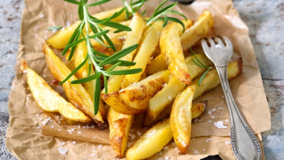 Vyzkoušejte recepty na nejlepší domácí hranolky z brambor i jiné zeleniny
