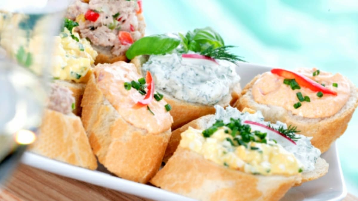 Originální nápady na obložené chlebíčky, s kterými si užijete každou oslavu