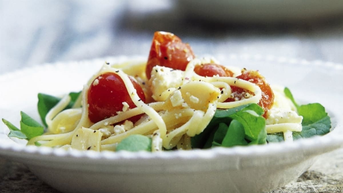Špagety s rajčátky a fetou