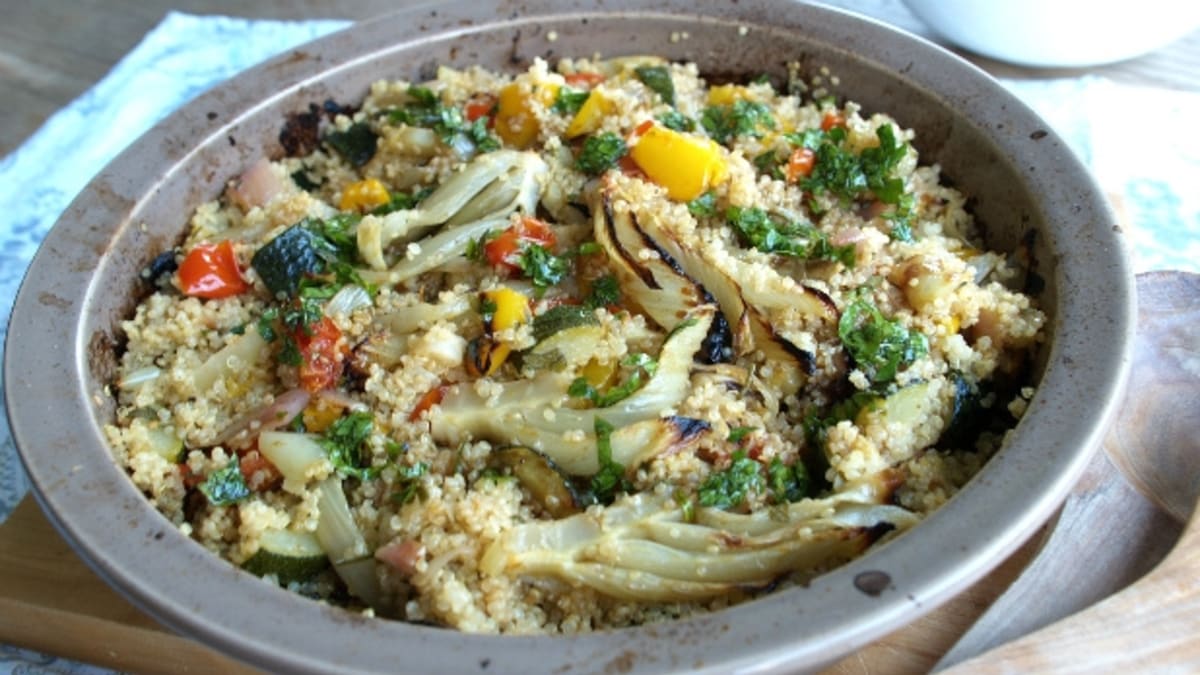 Quinoa se zeleninou z trouby