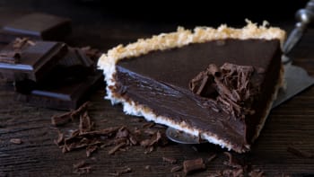 Bezlepkový čokoládový koláč s kokosovou krustou 