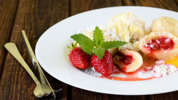 Oslavte začátek prázdnin a užijte si jahodové hody s našimi recepty!