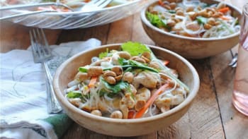 Vietnamský nudlový salát