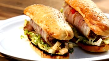 VIDEO: Domácí hot dog s chipotle salsou