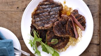 Steak z vysokého roštěnce s espreso–chilli marinádou