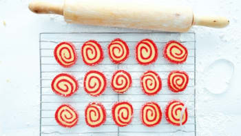 Červenobílé sušenky