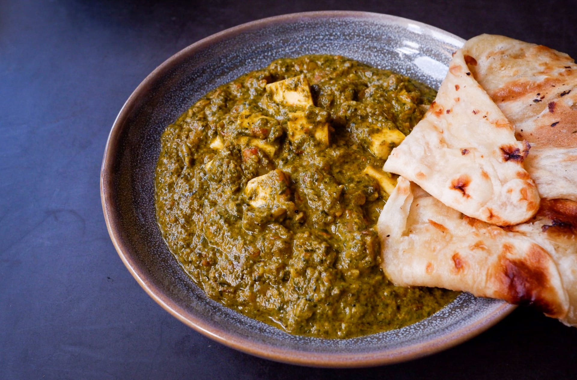 Indická restaurace Bavrčí překvapí klasikou v moderním kabátku 3