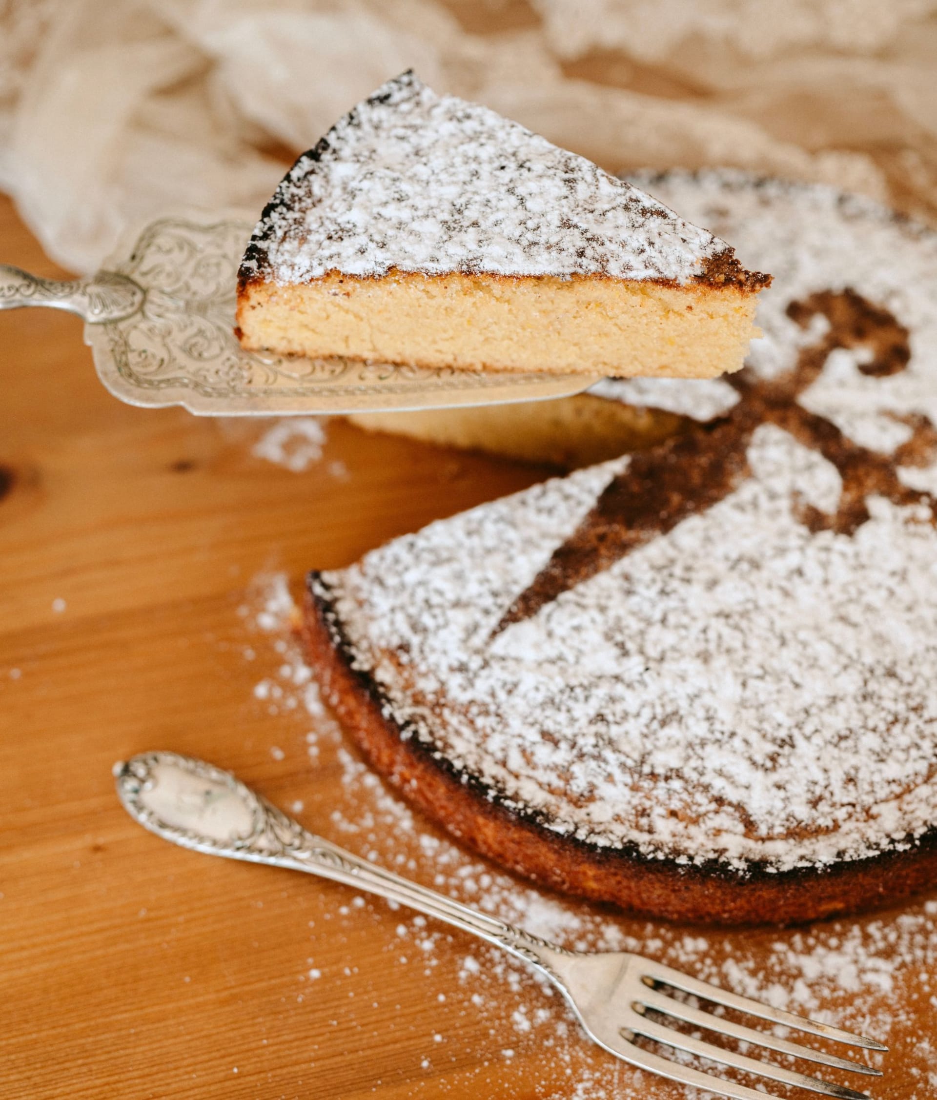 Tarta de Santiago – nadýchaný mandlový koláč s vůní citronu 2