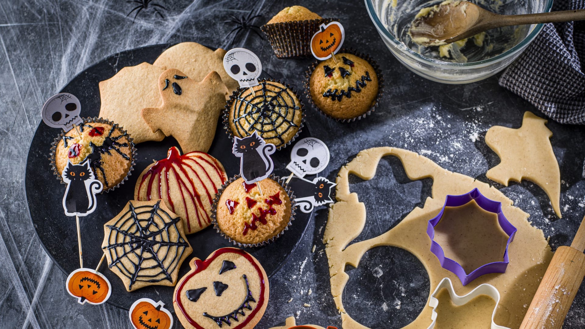 Halloweenský mixér: chuťovky, sladkosti i něco k pití