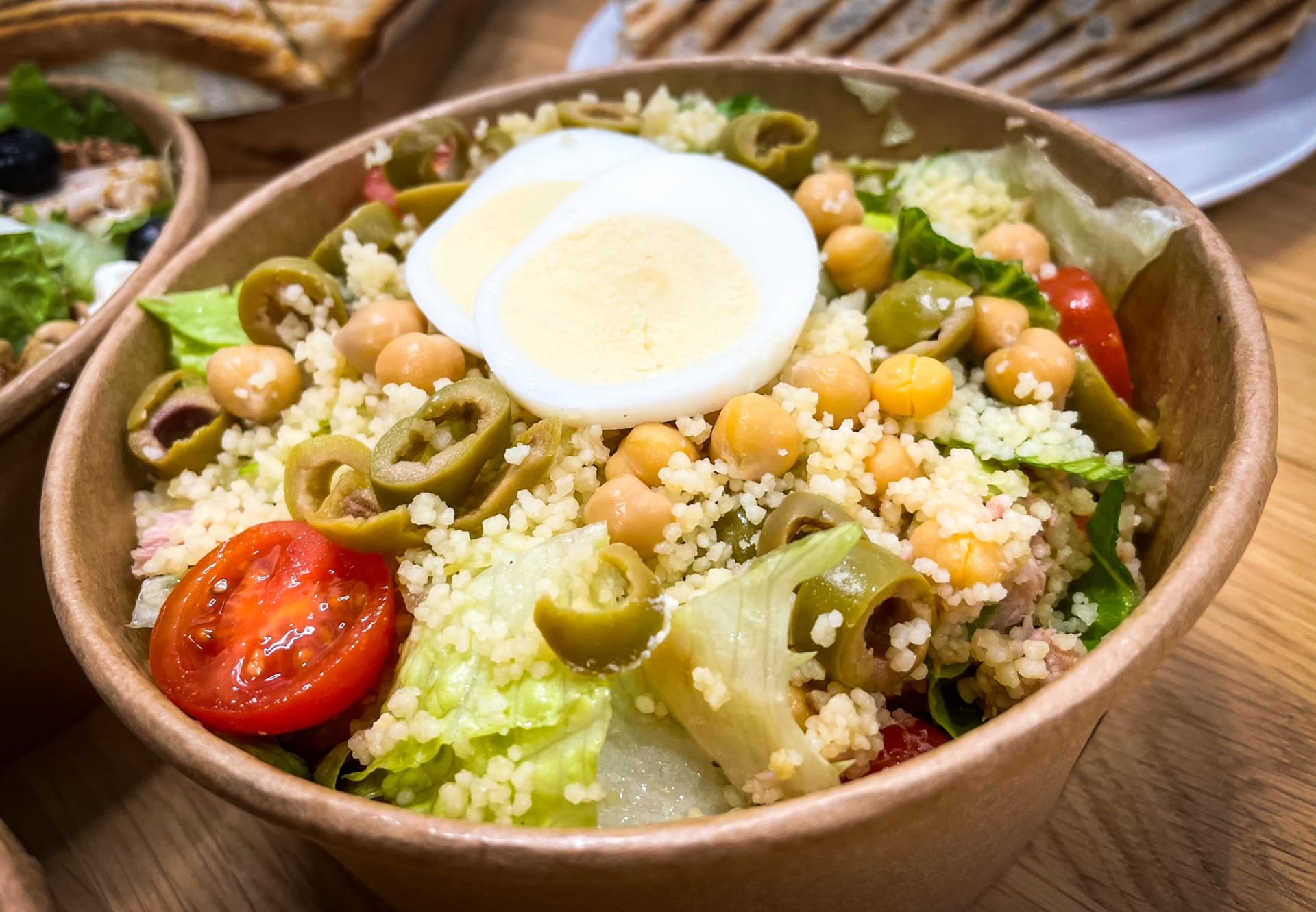 Rychlé a zdravé jídlo? Vyzkoušejte Salad U Bar v Ostravě 6