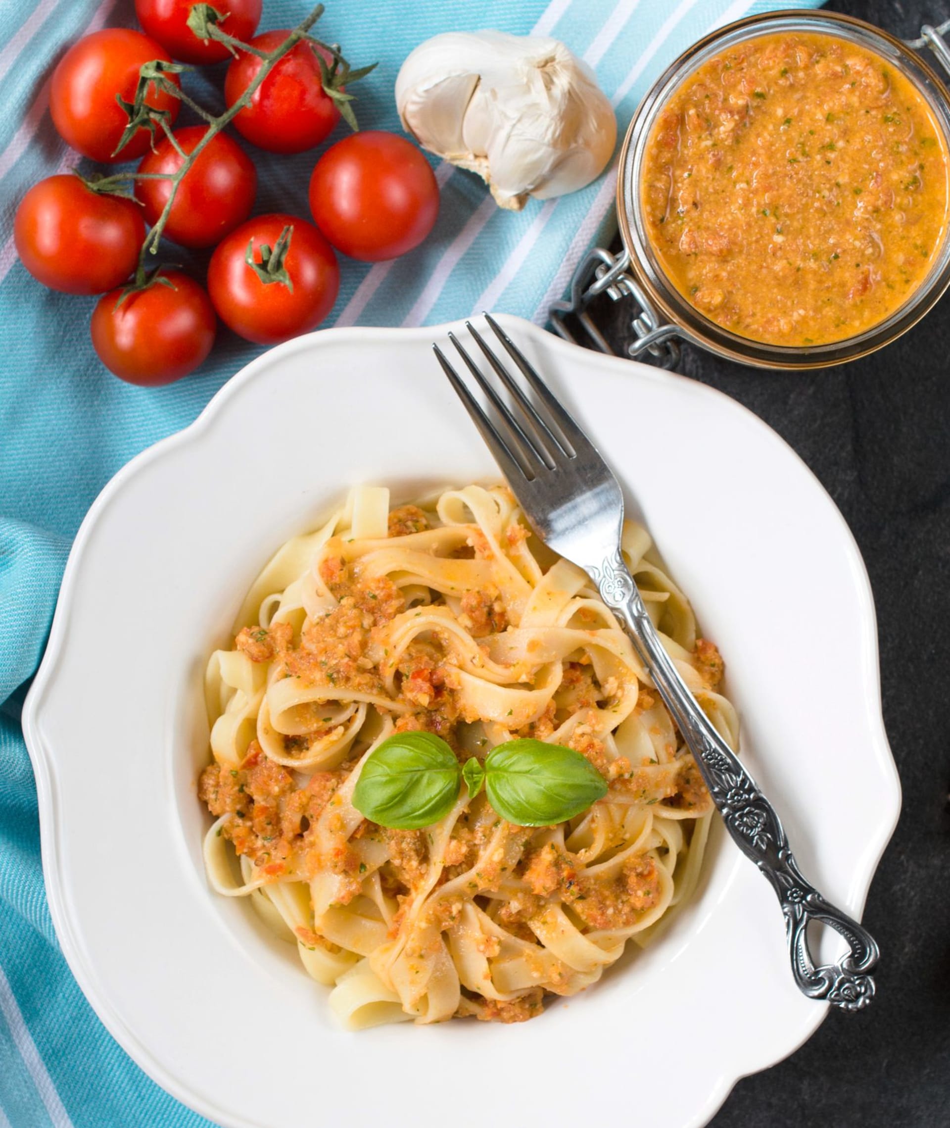 Pesto alla Trapanese – sicilské pesto s mandlemi a rajčaty rozšíří váš repertoár rychlých večeří 2