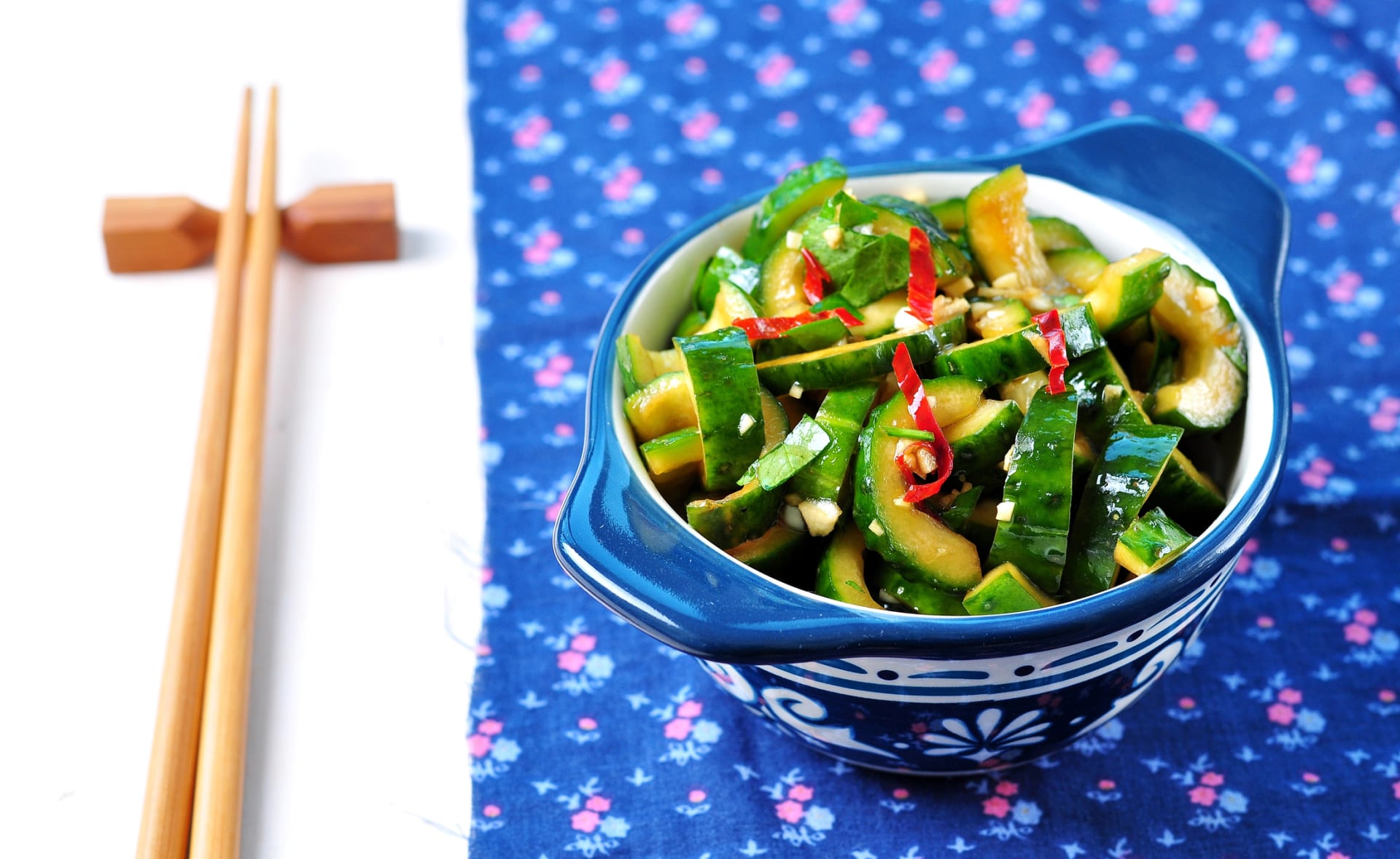 Pětiminutový čínský okurkový salát