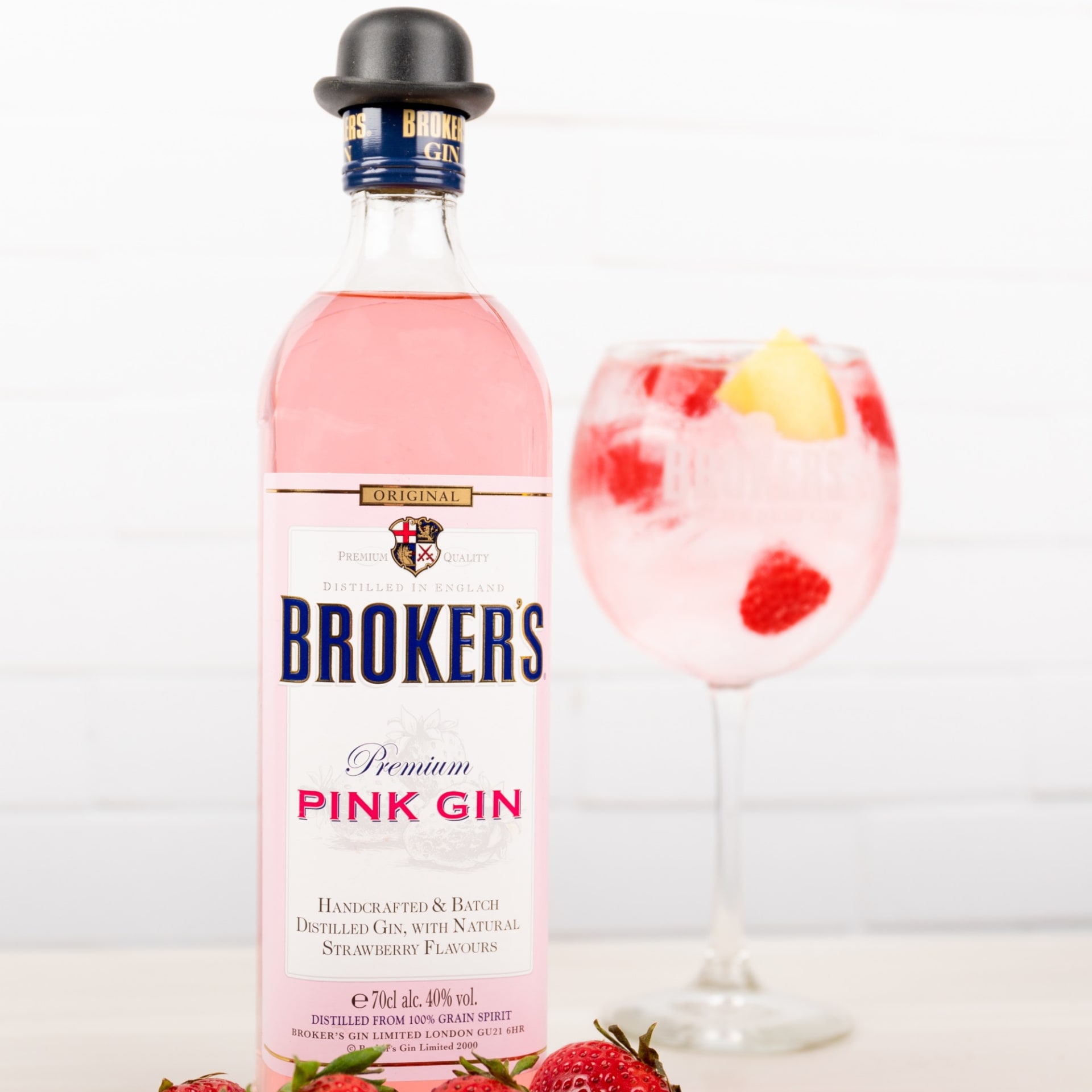 Máte rádi gin? Pak zkuste tento růžový, který je jako stvořený pro valentýnské oslavy.