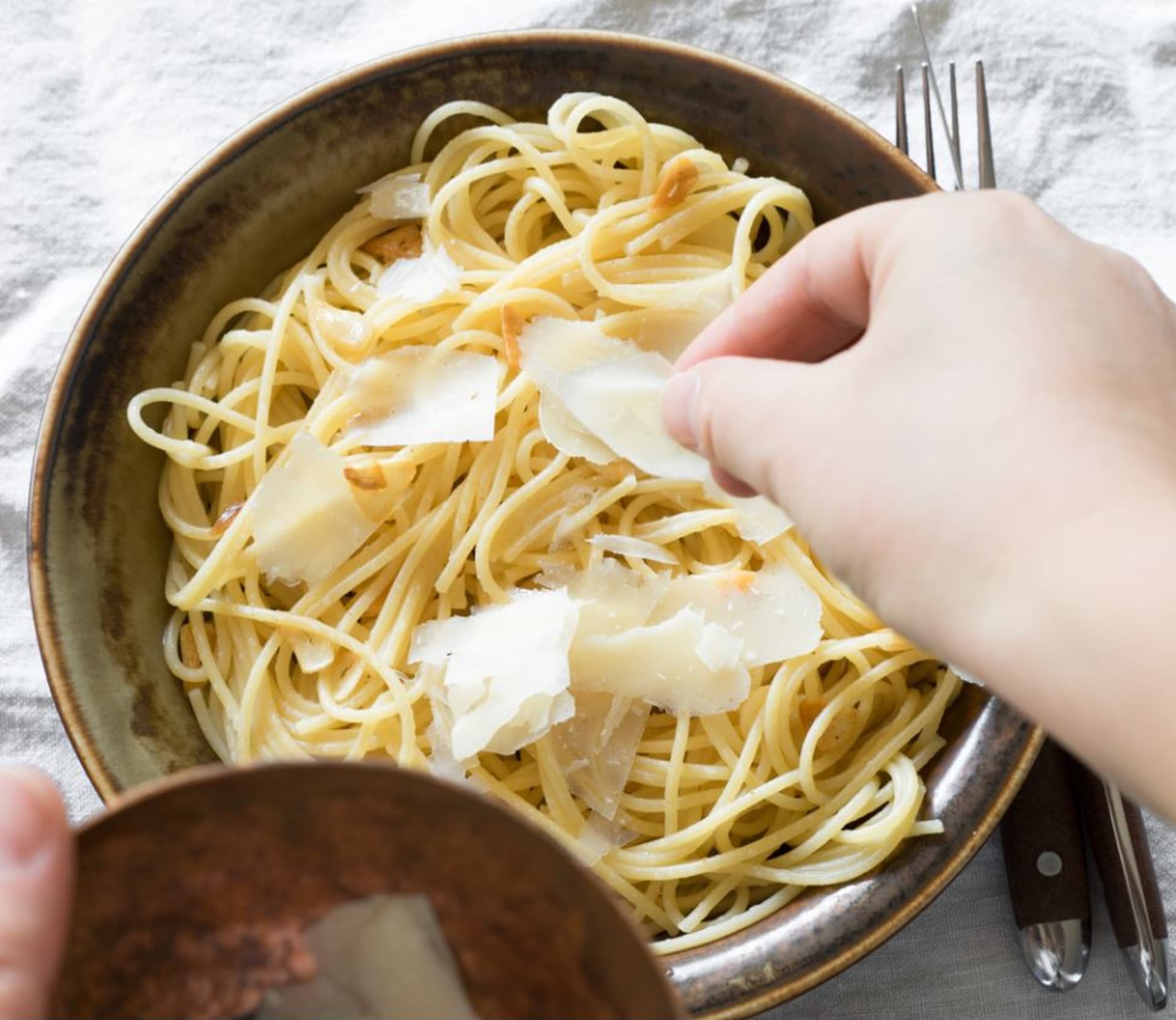 6 chytrých tipů, jak využít při vaření škrabku na brambory 2