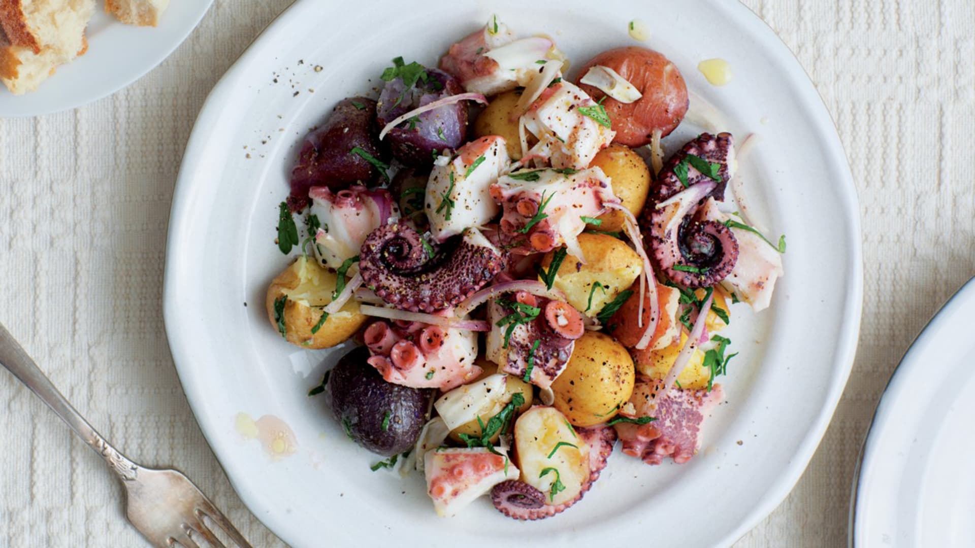 Středomořský salát z chobotnice a brambor