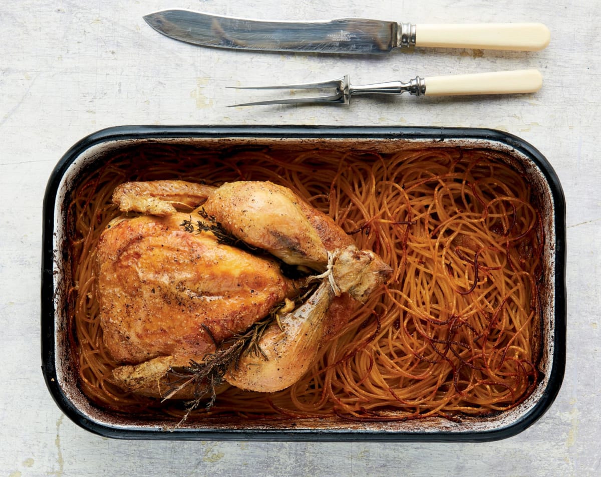 Pečené kuře s křupavými špagetami