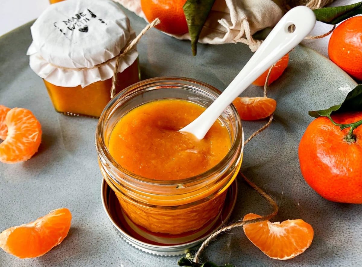Mandarinková marmeláda s hřebíčkem a skořicí