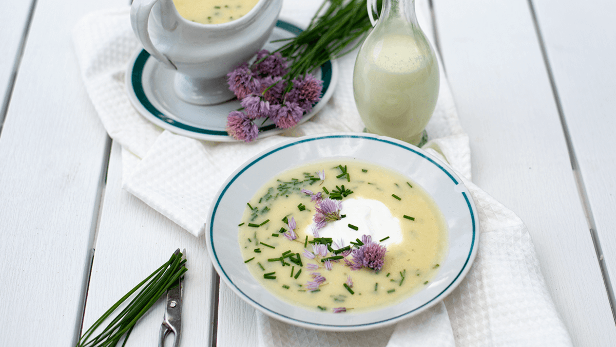 Krémová pažitková polévka s bramborem